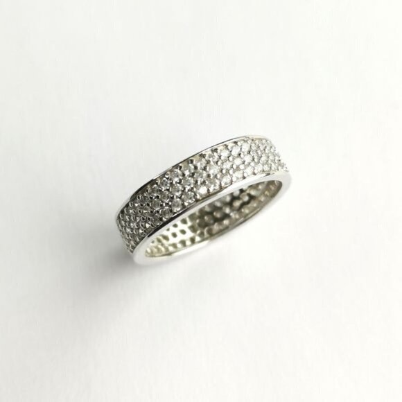 White Sapphire eternity band ring in Sterling Silver size 7 - Picture 3 of 7